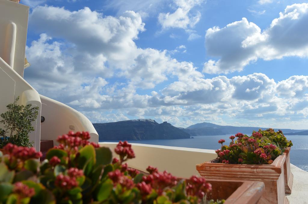 Angel Cave Houses Oia  Room photo