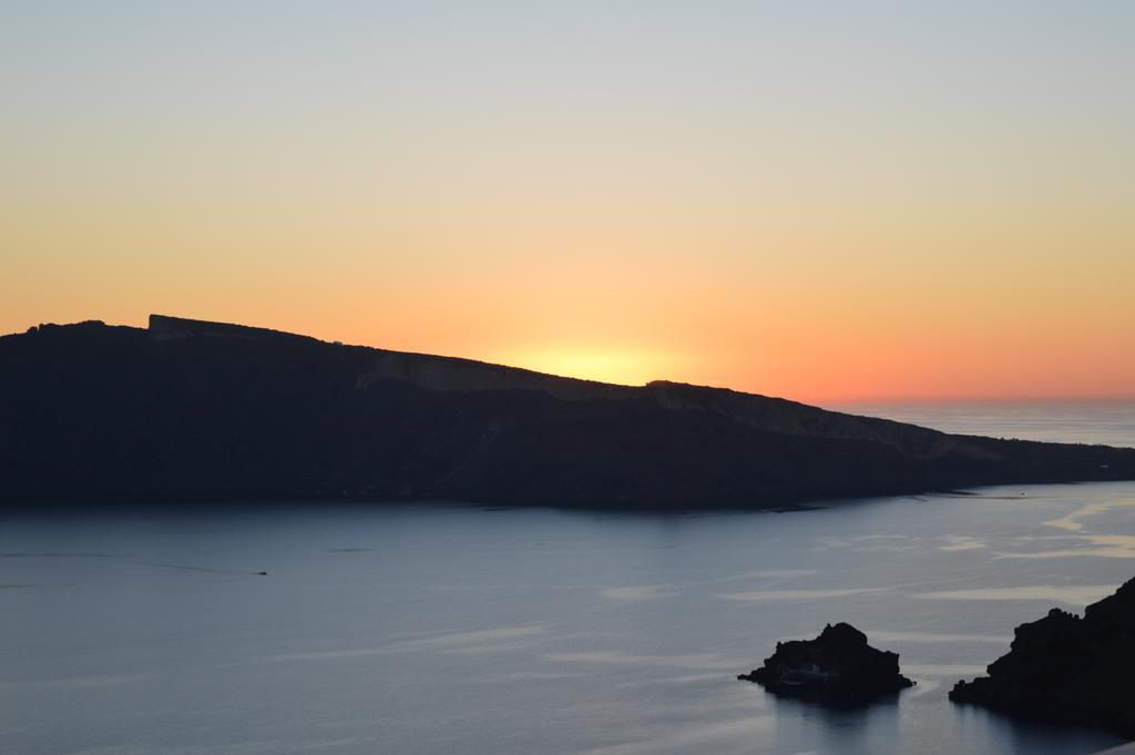 Angel Cave Houses Oia  Room photo